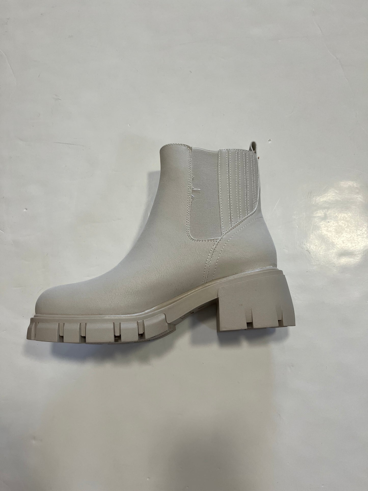 Off White Boot